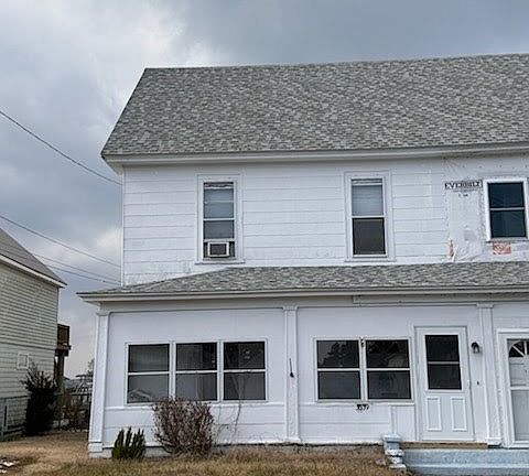 2nd image of 3639 Main St
