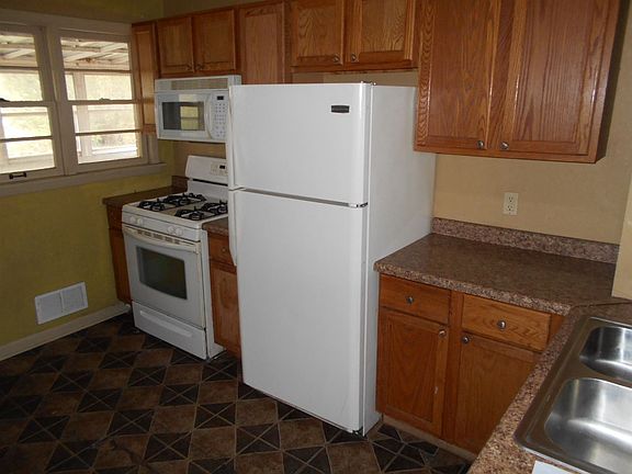 3rd image of 1426 Orange St