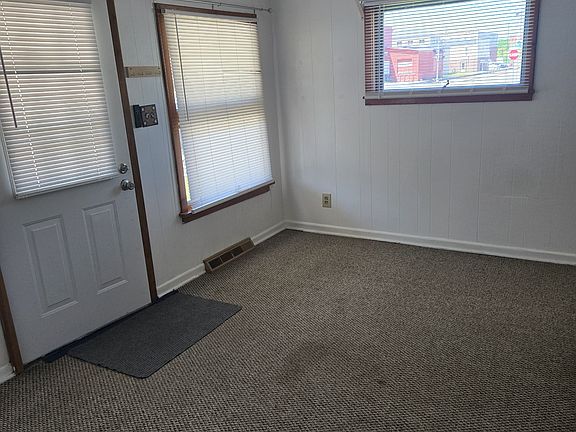 4th image of 109 S Franklin St