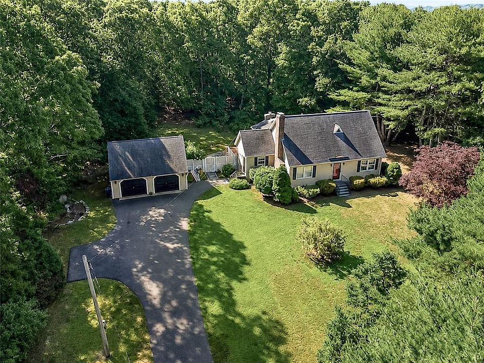 1st image of 83 Stoney Hollow Rd