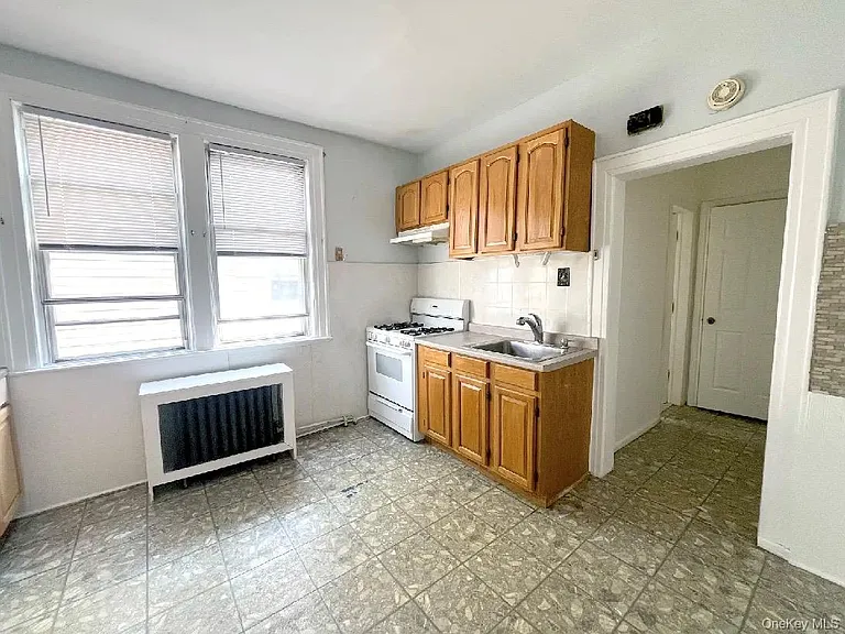 5011 104th St #2 — Photo 3