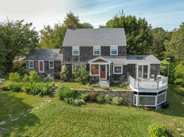 20 Landmark Ln, Rockport, MA 01966