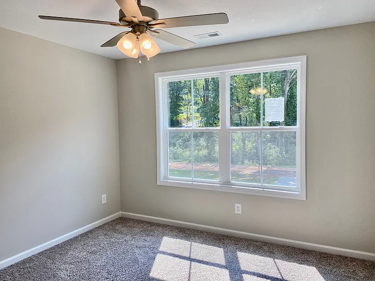 943 Center Rd — Photo 14