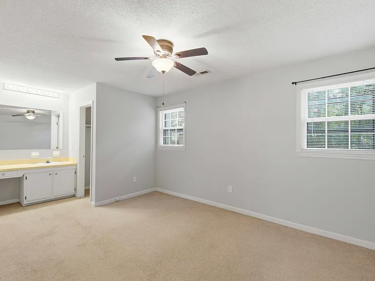 1860 Piper Dr — Photo 23