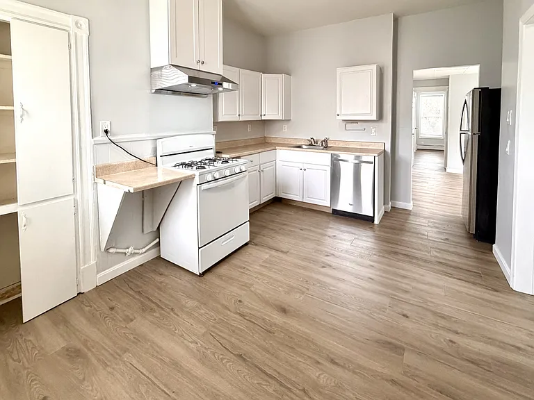 42 Everett St #3 — Photo 3