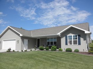 240 Hidden Creek Trl, Green Bay, WI 54303