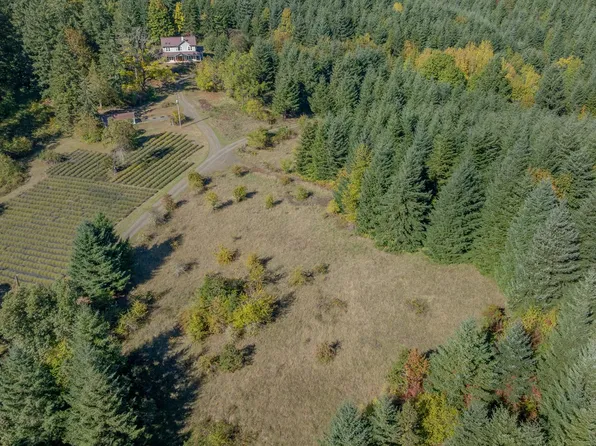 16800 NW Willis Rd, McMinnville, OR 97128