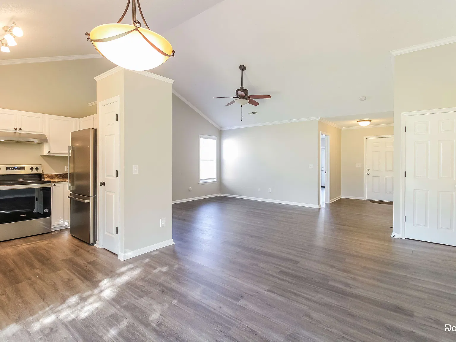 3 bed, 2.0 bath, 1604 sqft, $1,790 — Photo 4