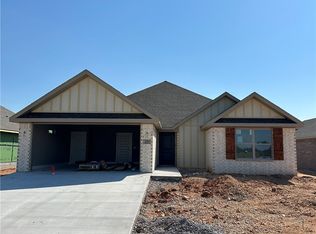 331 Palm St, Centerton, AR 72713