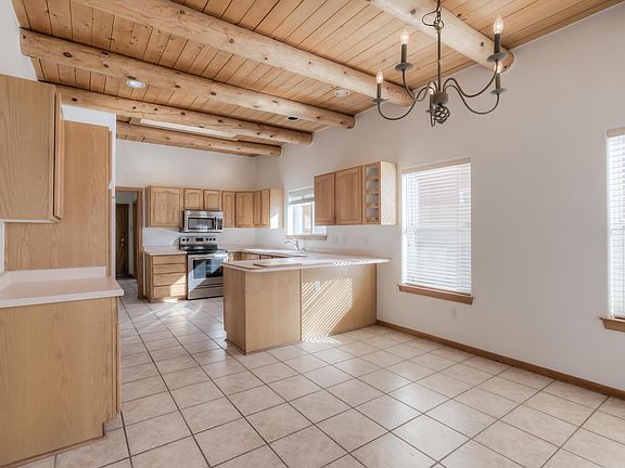 4th image of 8323 Mendocino Dr NE