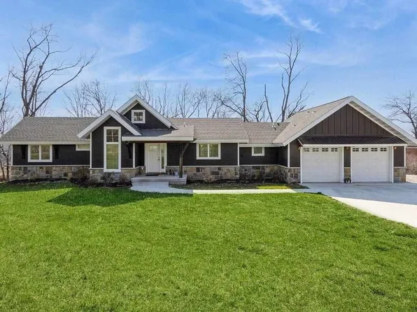 3625 Rogers Rd NW, Cedar Rapids, IA 52405