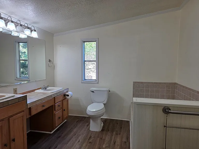 1723 Scott Rd — Photo 17