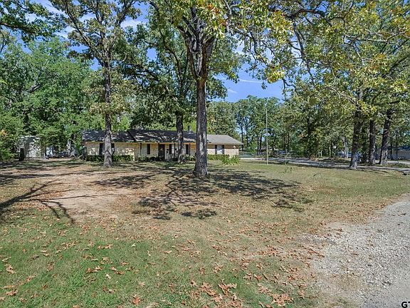 2nd image of 215 N Oaks Dr