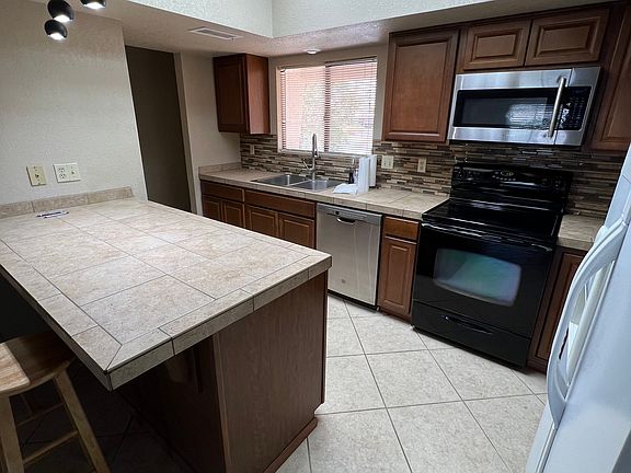 2nd image of 3021 Gypsy Dr