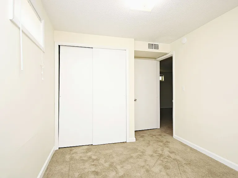 113 Stratford Ct #B — Photo 9