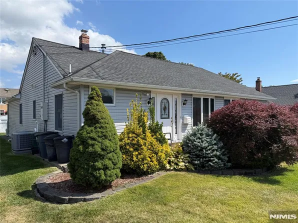 15-18 Everett Ter, Fair Lawn, NJ 07410