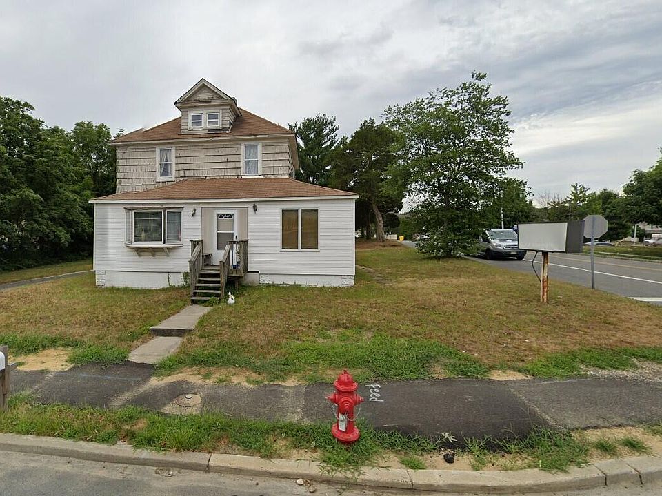 1st image of 750 River Avenue