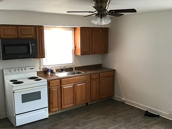 2nd image of 1305 Willard Ave #B