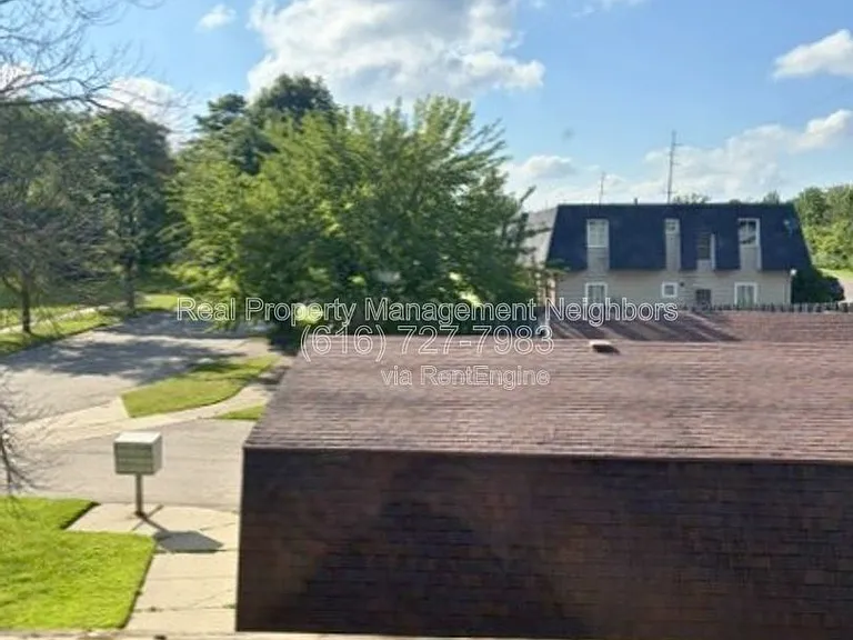 4326 Norman Dr SE — Photo 8