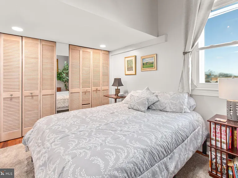809 Caroline St #301 — Photo 9