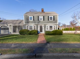 29 Dennison Ave, Swampscott, MA 01907