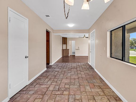 4th image of 622 Patricia Ln #622
