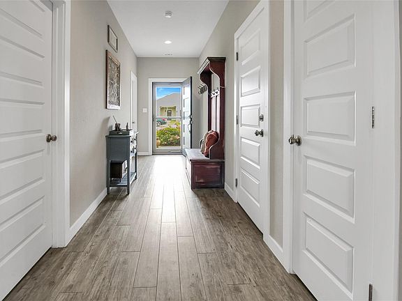 4th image of 617 W Sheldon Ave