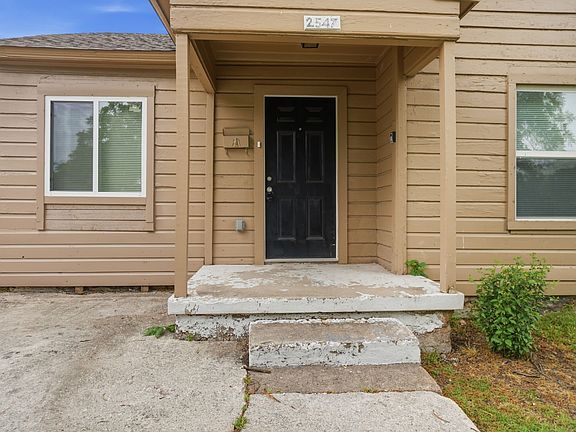 4th image of 2547 Wilton Ave