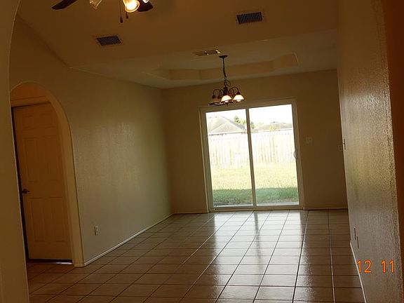 2nd image of 2560 Venice