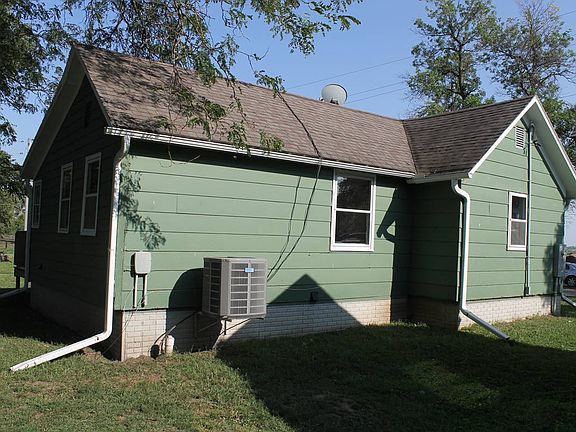 4th image of 209 1st St