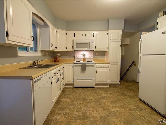 5th image of 627 Hickory Hollow Ln