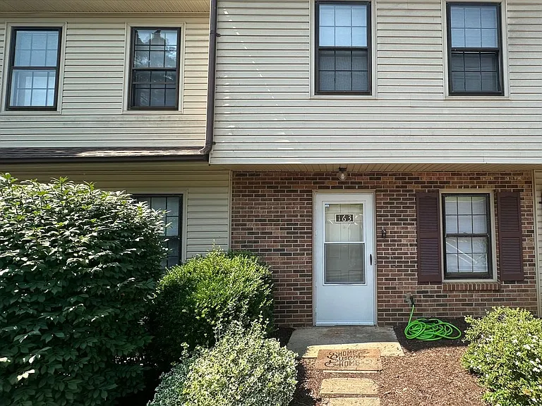 8108 Timberlake Rd — Photo 2
