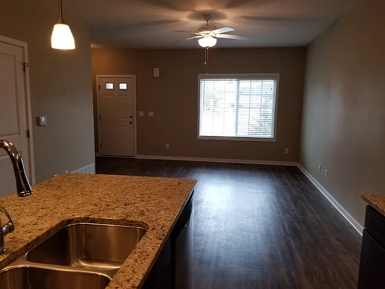 Greenway Square Townhomes — Photo 26