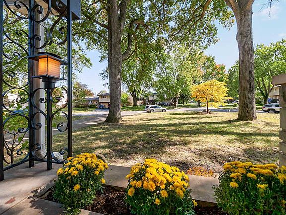 3rd image of 5469 Satinwood Dr