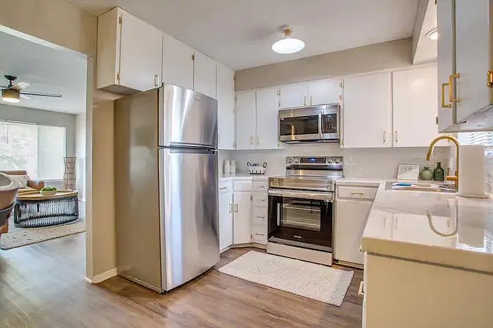 1821 Mosher Dr — Photo 2