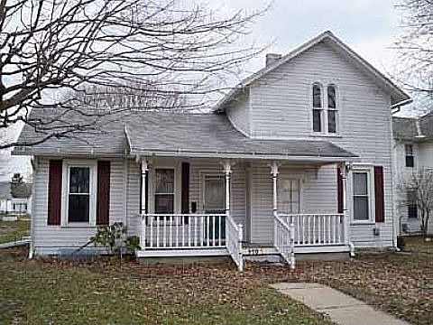 2nd image of 170 E Maple St