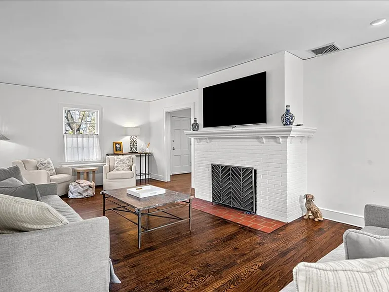 86 Caterson Ter — Photo 6
