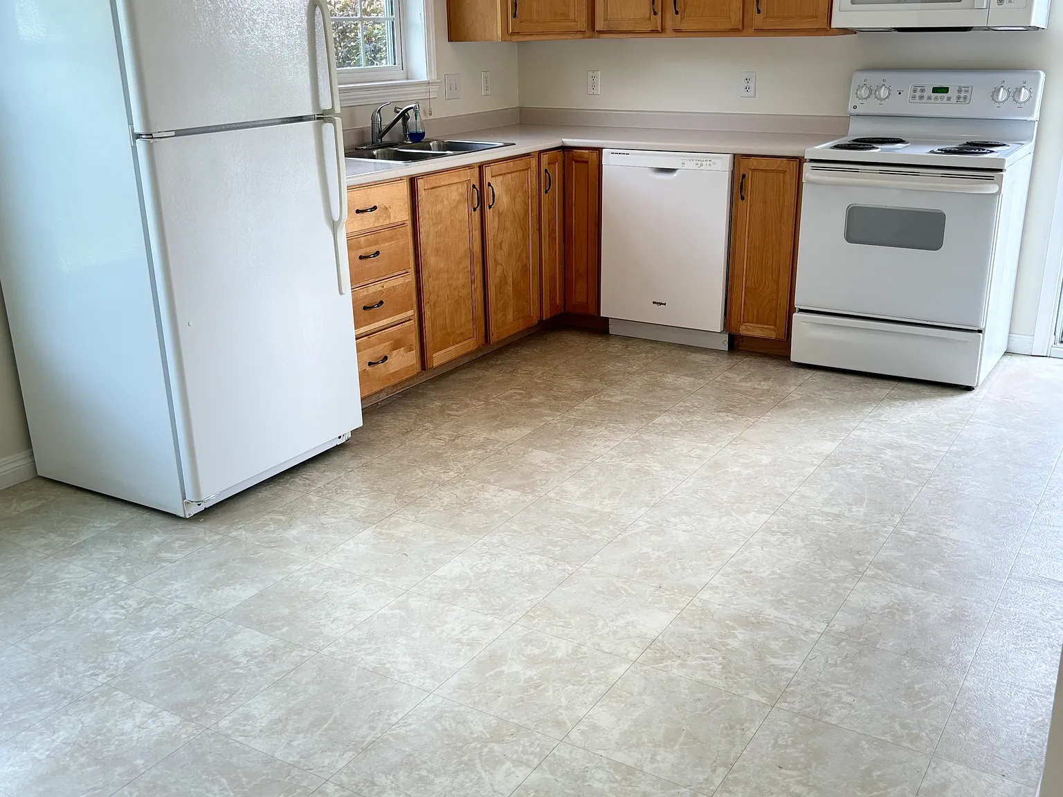 2 bed, 950 sqft, $1,800 — Photo 3
