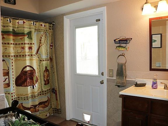 4th image of 1020 Mockingbird Cir