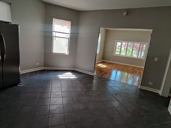 5th image of 516 W Englewood Ave #1