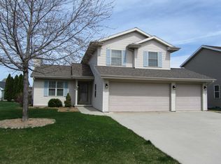 1517 Primrose Ln, Fond Du Lac, WI 54935