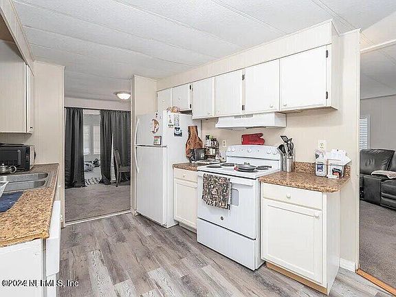 3rd image of 10905 MOOREWOOD Drive