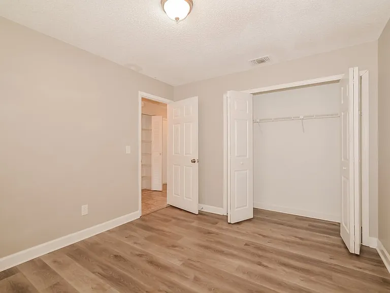 426 Iowa Woods Cir E — Photo 12