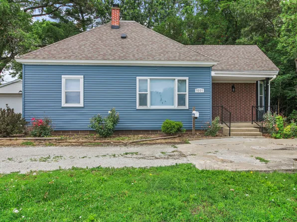 1601 N McKinley Ave, Champaign, IL 61821