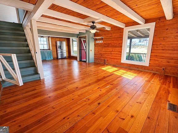 4th image of 834 Hancock Rd