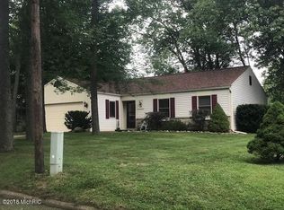 29 Goodrich Ave, Hillsdale, MI 49242