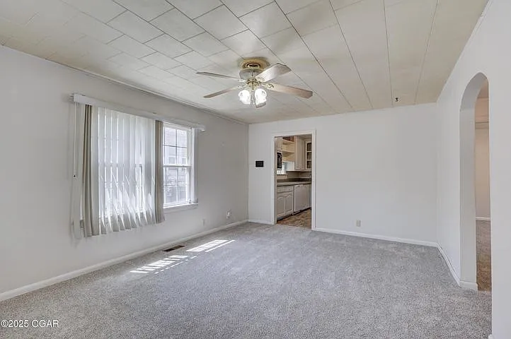 502 Empire Ave — Photo 3