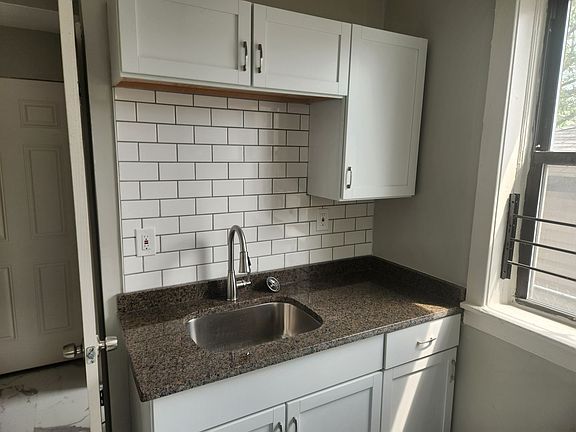 2nd image of 511 S Lockwood Ave #1
