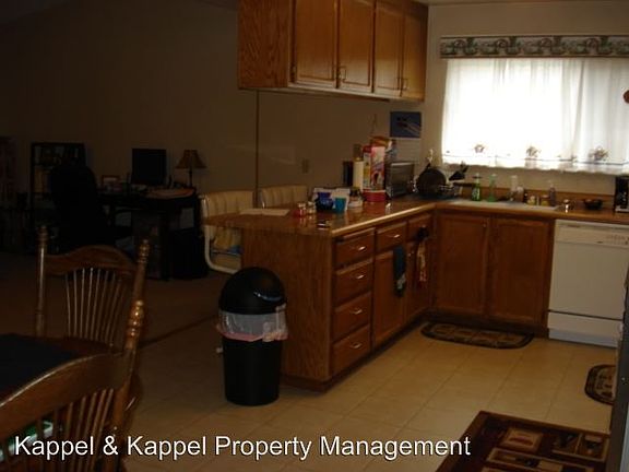 4th image of 161 Columbia Dr