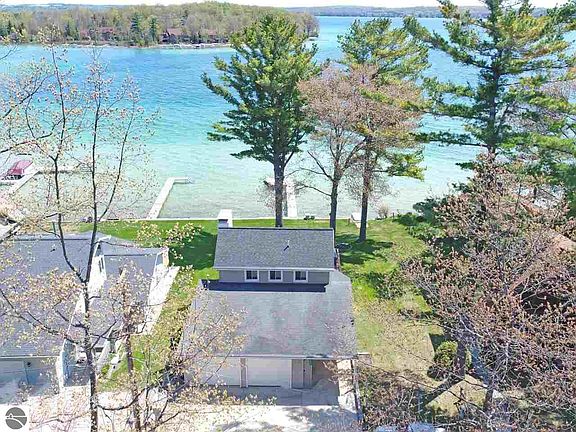2nd image of 865 Millers Park